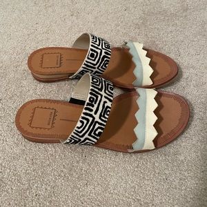 Dolce Vita slides, excellent condition with original box, size 7.5